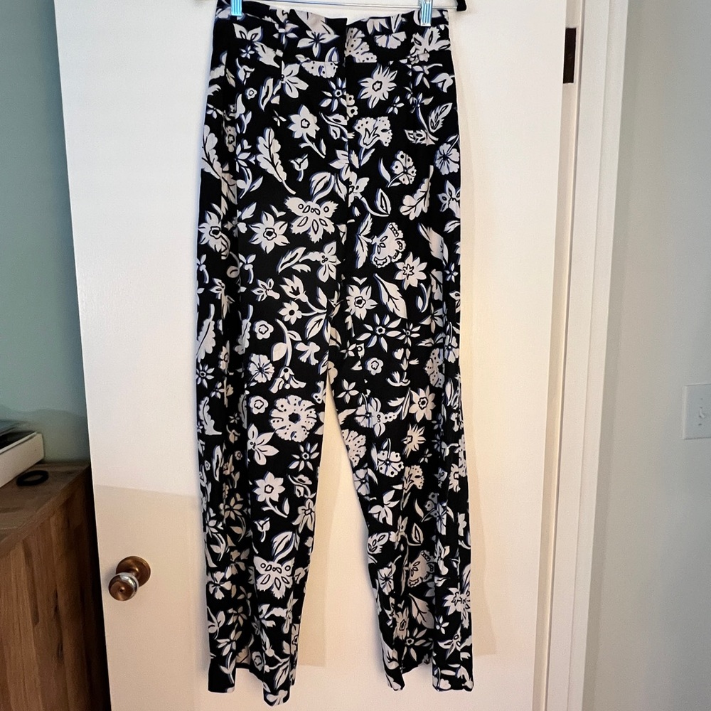 High Waisted Zara Black and White Floral Wide Leg Linen Pants Medium Like New